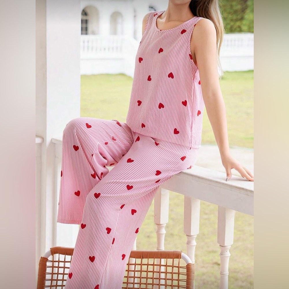 SHEIN Red Heart Print Pink Pajama Set